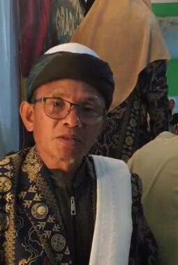 DARI JERMAN KE PASANTREN: Dokter Bedah Plastik Pulang Kampung, Hebohkan Acara Kelulusan MDT Al-Ikhlas Bungbulang