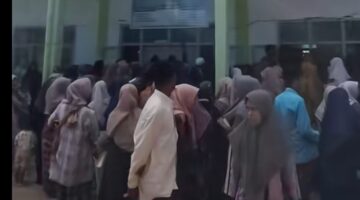 Terlihat Antusias Para Warga Bira Timur Terima Bantuan Beras dan Minyak Goreng