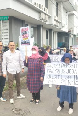 Ratusan Korban Bank Mandiri Taspen Purwokerto, Geruduk danTuntut Pembatalan Kredit Bermasalah