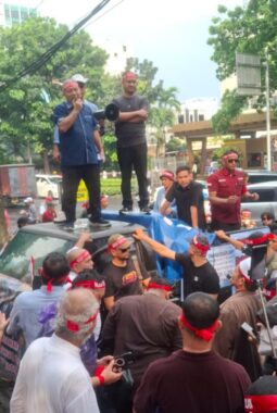 Sejumlah Tokoh Aceh dan Masyarakat Aceh Lakukan Aksi di Kantor ESDM Jakarta,  Dr. Fachrul Razi Ancam Demo Aceh Akan Berlanjut Ke Istana