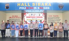 Tetangga Polres Jadi Prioritas, Kapolres Sragen Bagikan 200 Paket Sembako kepada Warga dan Tukang Becak di HUT Bhayangkara ke-80
