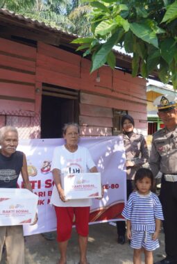 Menjangkau Hingga Pelosok Negeri, Polantas Riau Salurkan 5.357 Paket Bansos dan Hadir Membawa Harapan untuk Masyarakat
