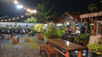 Yuk Ke “NgoPiBar”, Diskusi Santai Dan Pertemuan Bisnis Dengan Iringan Live Music di Jalan Tembus Kendal