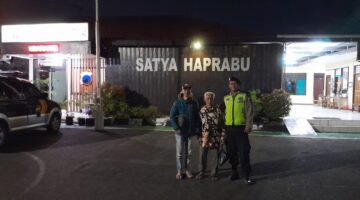 Lansia Asal Tegal Tersesat Usai Berwisata di Celosia, Ditemukan Selamat di Alun-alun Lama Ungaran.