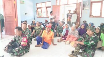 Pererat Silaturahmi Lewat Sepak Bola dan Kepedulian, Koramil 08/Ponjong Gelar Nobar dan Bakti Kesehatan.