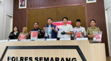 Tergiur anak didiknya, seorang pelatih Beladiri harus berurusan denga Polisi.