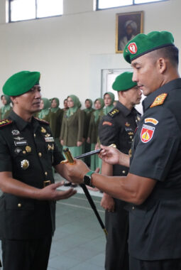 Pimpin Sertijab Dandim 0706/Temanggung, Danrem 072/Pamungkas Ingatkan Jajaran untuk Jaga Amanah, Selalu Bersyukur dan Hindari Pelanggaran