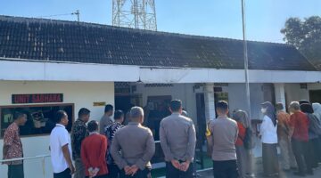 Pererat Sinergitas, Forkopimcam Selogiri Anjangsana ke Polsek Selogiri Beri Ucapan HUT Bhayangkara ke-80