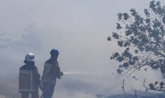 UPT Damkar Pameungpeuk Gerak Cepat Padamkan Kebakaran Lahan TNI AURI di Cikelet