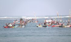 Pesta Laut Santolo 2026: Ribuan Nelayan Garut Larung Syukur dalam Harmoni Budaya “Ngarumat Sagara”