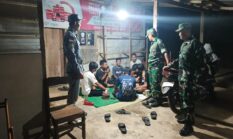 Tingkatkan Keamanan Malam Hari, Babinsa Koramil Tirtomoyo Patroli Bersama Linmas