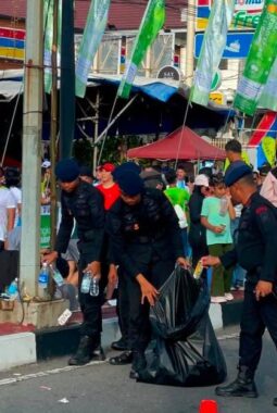 Brimob Polda Riau Kawal Riau Bhayangkara Run 2026, Wujudkan Semangat Green Policing Lewat Aksi Bersih Lingkungan