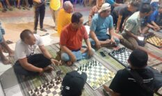 Warga Bambankerep Meriahkan HUT Ke-81 RI dengan Lomba Catur Antar-RT