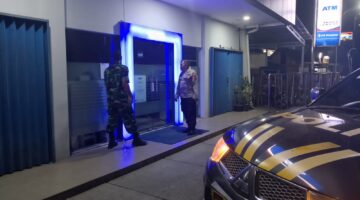 Patroli Malam TNI-Polri di Manyaran, Pastikan Objek Vital dan Koperasi Merah Putih Tetap Aman