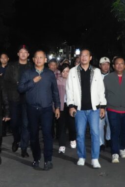 Pangdam IV/Diponegoro Nobar Bersama Warga, Bangun Kebersamaan Lewat Semangat Olahraga