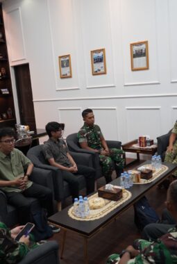 Dukung Inovasi Anak Muda Mengatasi Sampah dan Ketahanan Pangan, Danrem 072/Pamungkas Terima Audiensi Lestari Bumi Sembada