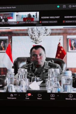 Pangdam IV/Diponegoro Ikuti Rapat Daring Evaluasi Percepatan Pembangunan KDKMP Bersama Wakil Panglima TNI