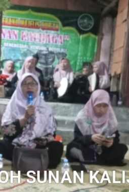 Malam Tirakatan Sedekah Dusun Dukuh Ngargotirto Dikemas Sederhana dan Meriah