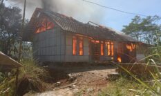 GEMPAR! API MENGAMUK, RUMAH PANGGUNG DI MEKARBAKTI BUNGBULANG LUDES DILAHAP SI JAGO MERAH!