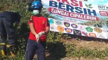 Menyala untuk Negeri! Menjelang HUT RI ke-81, Ratusan Pasang Tangan Disulap Jadi “Pahlawan Tanpa Jubah” di Sungai Cipalebuh
