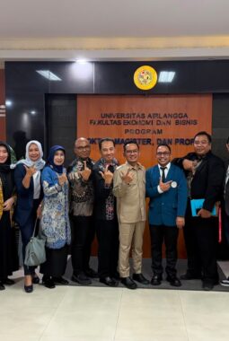 Pimpinan Jack Law Office & Associates Dr. Joko Presetyo, S.Sy., S.H., M.H., a.k.a. Bang Jack menyertai Ujian Terbuka Doktoral Ketua Tim Percepatan Pembangunan Kab. Jombang