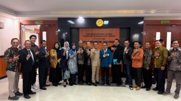 Pimpinan Jack Law Office & Associates Dr. Joko Presetyo, S.Sy., S.H., M.H., a.k.a. Bang Jack menyertai Ujian Terbuka Doktoral Ketua Tim Percepatan Pembangunan Kab. Jombang