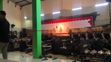 Polsek Selogiri Amankan Bersih Dusun dan Pagelaran Wayang Kulit di Desa Jendi, Ratusan Warga Hadir Meriah