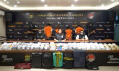 POLDA METRO JAYA BERHASIL MENGUNGKAP PEREDARAN NARKOTIKA GOLONGAN II JENIS ETOMIDATE SEBANYAK 8.698 PCS CARTRIDGE, JARINGAN INTERNASIONAL