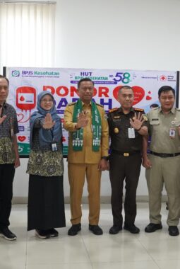 Wali Kota Jakarta Timur Donorkan Darah pada Peringatan HUT ke-58 BPJS Kesehatan