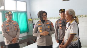 Duka Perempuan Viral Berbobot 300 Kg di Sragen, Kapolres Turun Langsung Melayat dan Pastikan Prosesi Pemakaman Berjalan Lancar