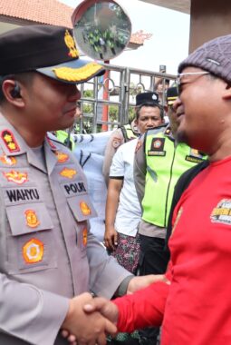 Massa Gelar Aksi Damai di DPRD Kudus, Kapolres Apresiasi Penyampaian Aspirasi yang Tertib