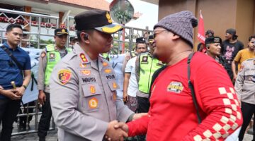 Massa Gelar Aksi Damai di DPRD Kudus, Kapolres Apresiasi Penyampaian Aspirasi yang Tertib