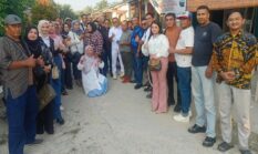 Keakraban Terlihat di Kediaman Daeng Johan dan Desi Novita Saat Puluhan Awak Media Hadir Dalam Rangka Acara Rutin Grup Info Lalu Lintas sekaligus Doa Syukuran Menempati Rumah.