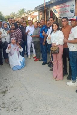 Keakraban Terlihat di Kediaman Daeng Johan dan Desi Novita Saat Puluhan Awak Media Hadir Dalam Rangka Acara Rutin Grup Info Lalu Lintas sekaligus Doa Syukuran Menempati Rumah.