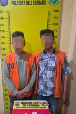Simpan Shabu di Kantong Celana, 2 Warga Sergai Ditangkap Sat Narkoba Polresta Deli Serdang