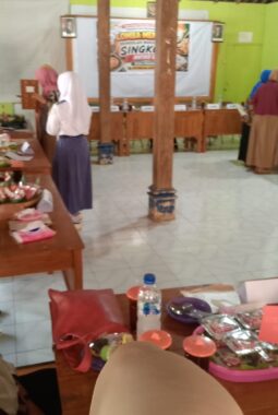 ‎Inovasi Kuliner Singkong Desa Pengkol:  Warga Bangkitkan Potensi Lokal Sambut HUT RI Ke- 81  ‎