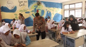 Siapkan Generasi Cerdas Digital, Polres Semarang Gelar Pelatihan Artificial Intelligence untuk 188 Siswa SMK H. Moenadi.