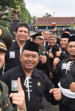 Upacara HUT Ke-81 RI di Makorem 073/Makutarama, SH Terate Salatiga Perkuat Sinergitas dengan TNI