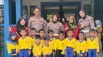 Polantas Karib Disambut Senyum Anak-Anak, Ditlantas Polda Riau Tanamkan Keselamatan dan Cinta Lingkungan Sejak Dini