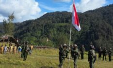 Menembus Keterisolasian Ugimba, Prajurit Koops TNI Habema Kibarkan Merah Putih di Kaki Gunung Cartenz