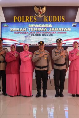 Polres Kudus Gelar Sertijab Dua Kapolsek, Kapolres Tekankan Integritas dan Penguatan Kamtibmas