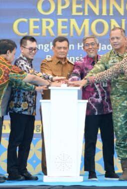 Pangdam IV/Diponegoro Hadiri Peringatan Hari Jadi ke-81 Provinsi Jawa Tengah, Perkuat Sinergi “Gumregut Nyawiji”