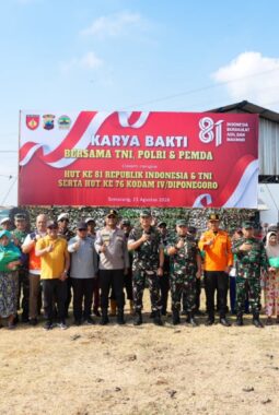 Pangdam IV/Diponegoro Pimpin Karya Bakti di Kali Banger, Turun Langsung Bersama Warga Bersihkan Lingkungan