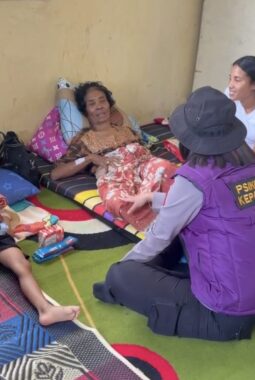 Dua Hari Menemani Warga Manggarai Barat, Tim Trauma Healing Polda Jateng Bantu Pulihkan Kekuatan Psikologis Warga Terdampar Gempa