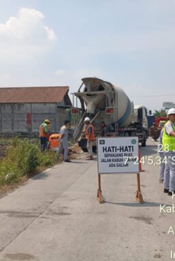 PJU Kabuh–Tapen Dikebut, 160 Titik Lampu Disiapkan untuk Terangi Jalur Menuju Kawasan Industri