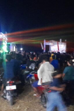 Ribuan Warga Padati Lapangan Desa Kangkung, Orkes Dangdut Planet Pekalongan Meriahkan HUT RI Ke-81