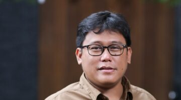 Irfan Bakhtiar Terima Gelar MBE: Dedikasi Dua Dekade untuk Tata Kelola Hutan Berkelanjutan