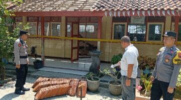 Atap Ruang Kelas SDN Karanganyar 3 Roboh, Polsek Sambubgmacan Langsung Turun ke TKP