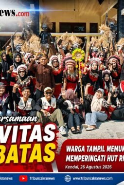 Warga Desa Korowelangkulon Tampil Memukau Dalam karnaval Memperingati HUT RI Ke-81