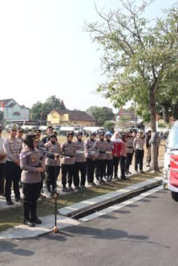 Dampak Kekeringan, Kapolres Sragen Salurkan 30 Tangki Air Bersih ke Lima Kecamatan